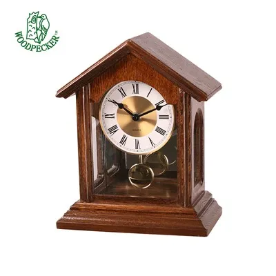 農家の木製置き時計