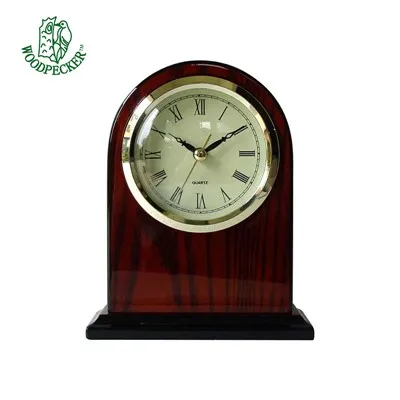 ピアノ仕上げの置時計